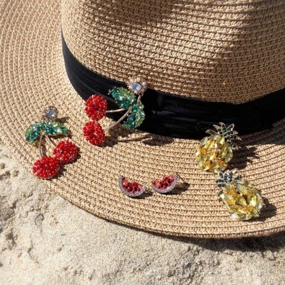 NEW! Dainty “Waikiki” Pineapple Stud Earrings 🍍 - Picture 3 of 12